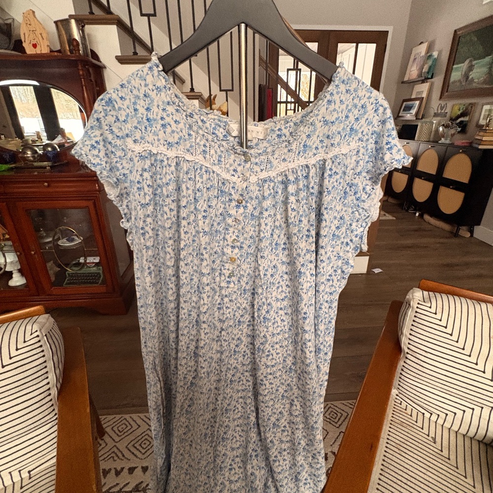 Eileen West Blue and White Floral Dress